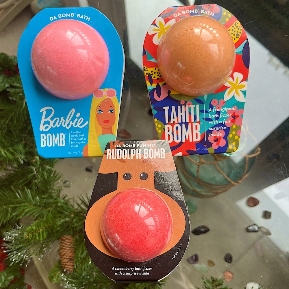 🌈DA BOMB🌈-Bundle- Bath Bomb Trio- Rudolph, Barbie, Tahiti Bombs